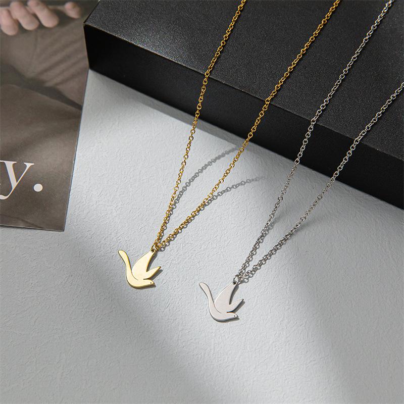 Stainless Steel Bird Pendant Necklace Female Peace Pigeon Clavicle Chain Animal Pendant Simple