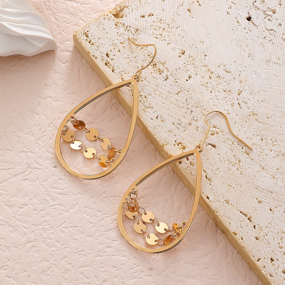 Ins hollow water drop earrings female Bohemian ethnic creative chain tassel earrings temperament earrings