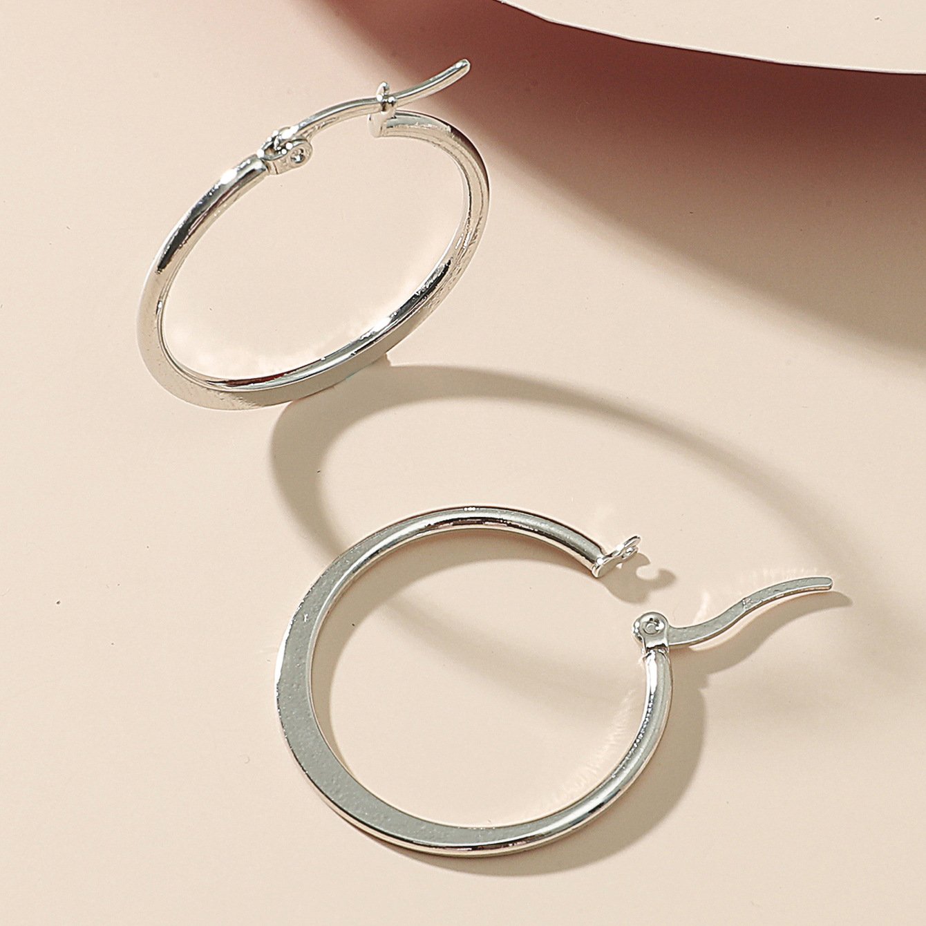 Exaggerated large circle earrings ins trendy retro temperament stainless steel geometric earrings earrings female