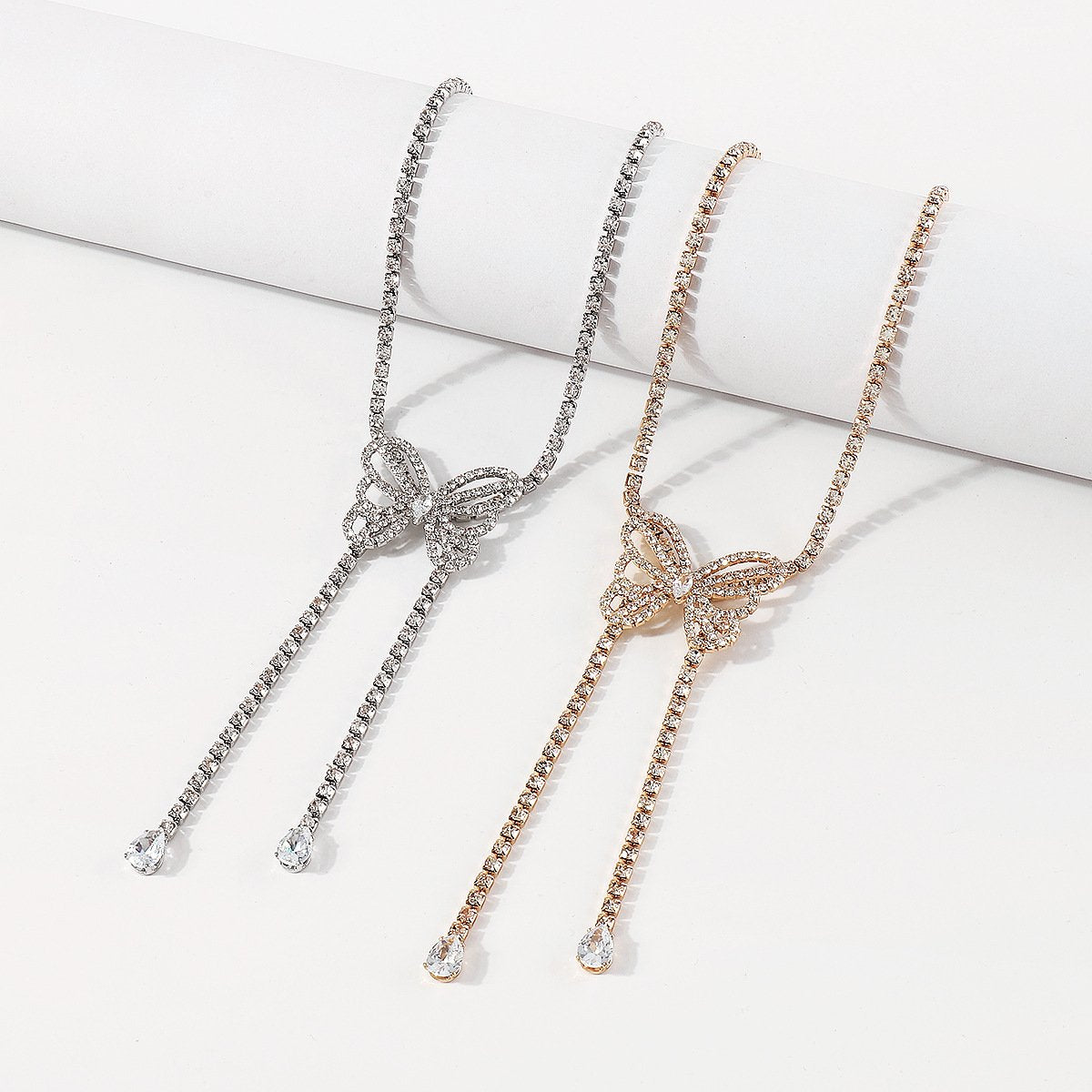 N182 Elegant Temperament Niche Retro Long Sweater Chain Butterfly Claw Chain Full Diamond Necklace for Lady