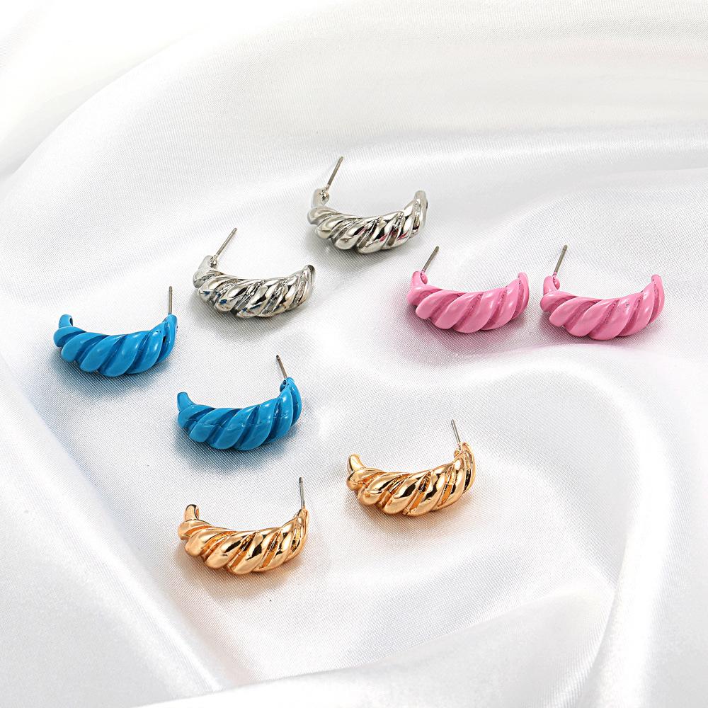 Retro personality twist earrings fashion temperament French metal horn bag earrings exaggerated thread earrings for women