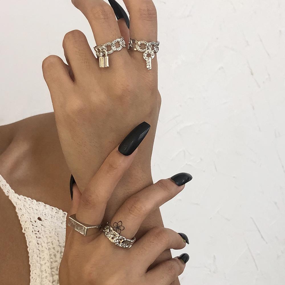 R328 Ring Creative Lock Key Temperament Luxury Diamond Ring Personality Lettering Geometric Jewelry