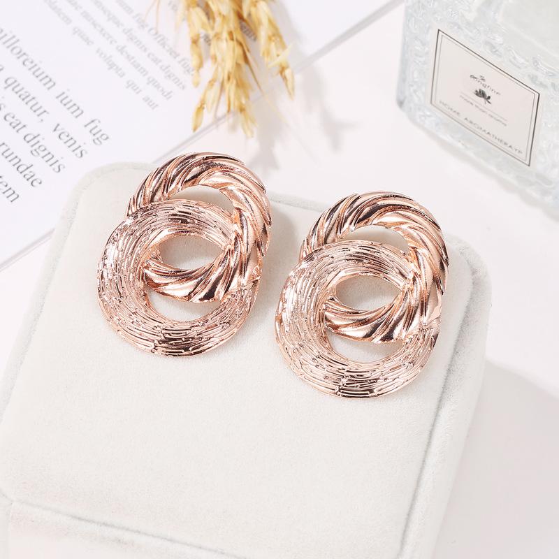 Circle Twist Earrings Geometric 8-shaped Pattern Earrings Female Distribution Earrings Jewelry