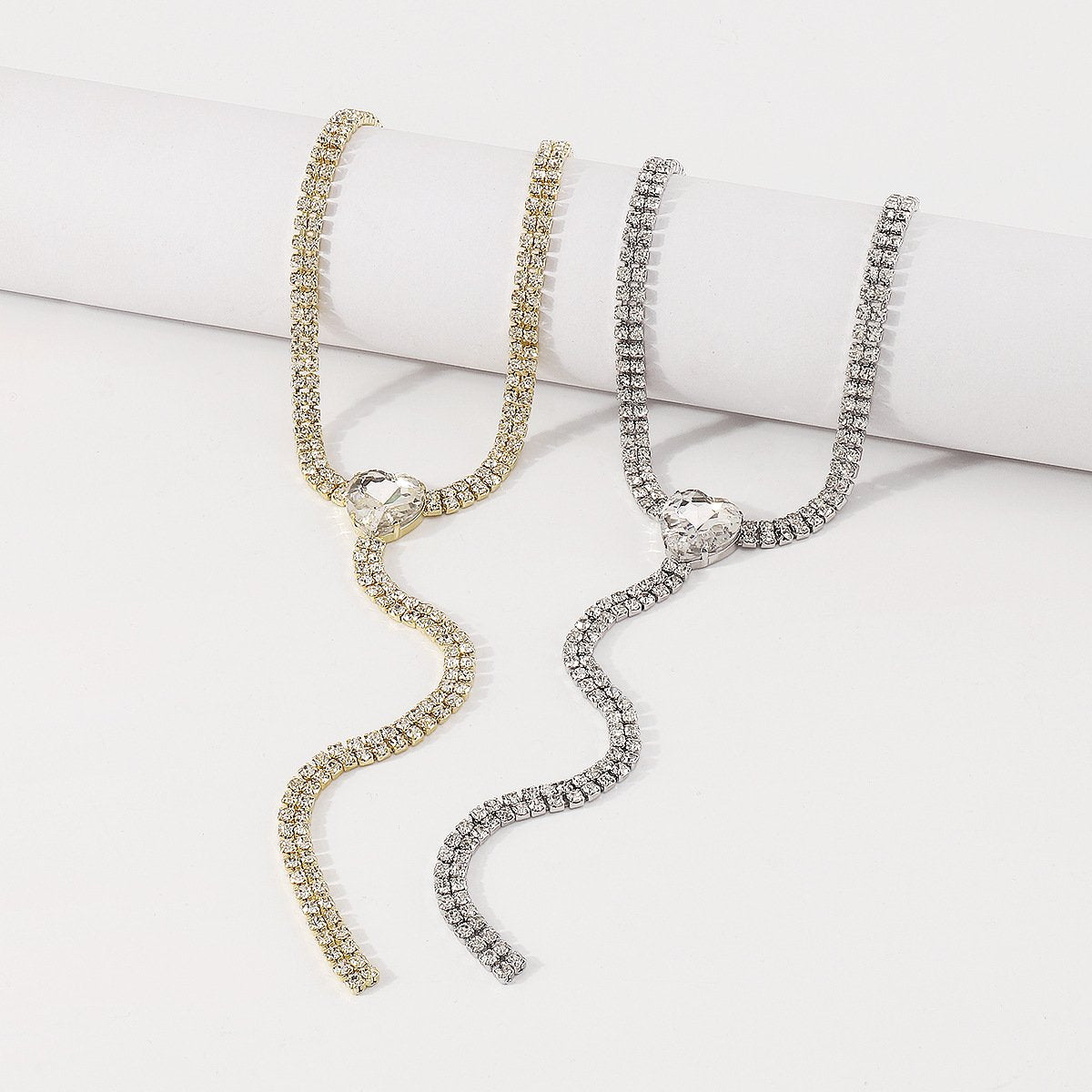 195 Diamond-encrusted Personality Internet Celebrity Necklace Long Claw Chain Tassel Love Rhinestone Retro Court Necklace