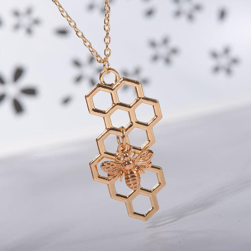 Hexagonal Honeycomb Necklace Fashion Creative Niche Design Bee Clavicle Chain Jewelry