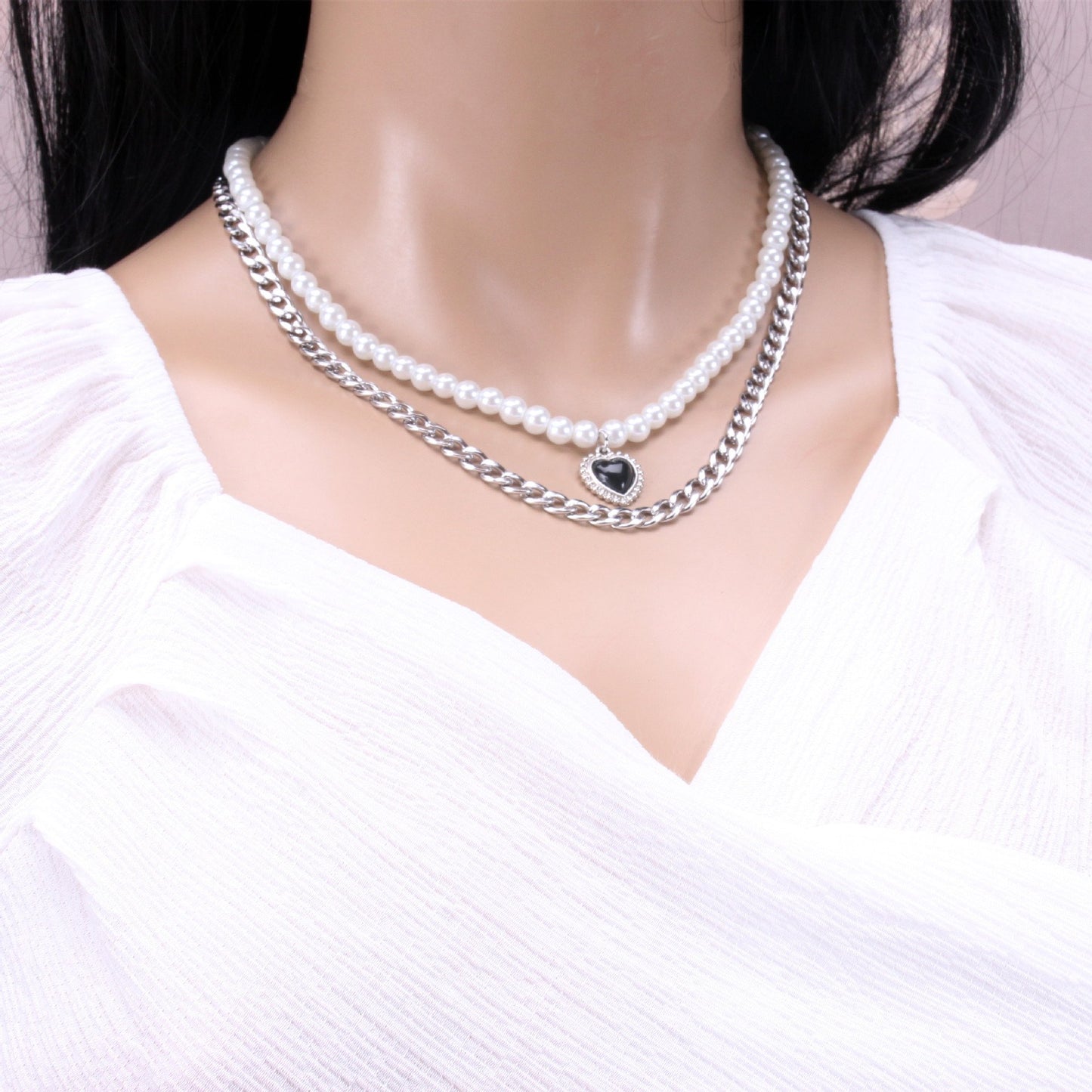 Double-layer titanium steel pearl necklace black love pendant cold temperament can be sweet and salty clavicle chain neck chain trendy