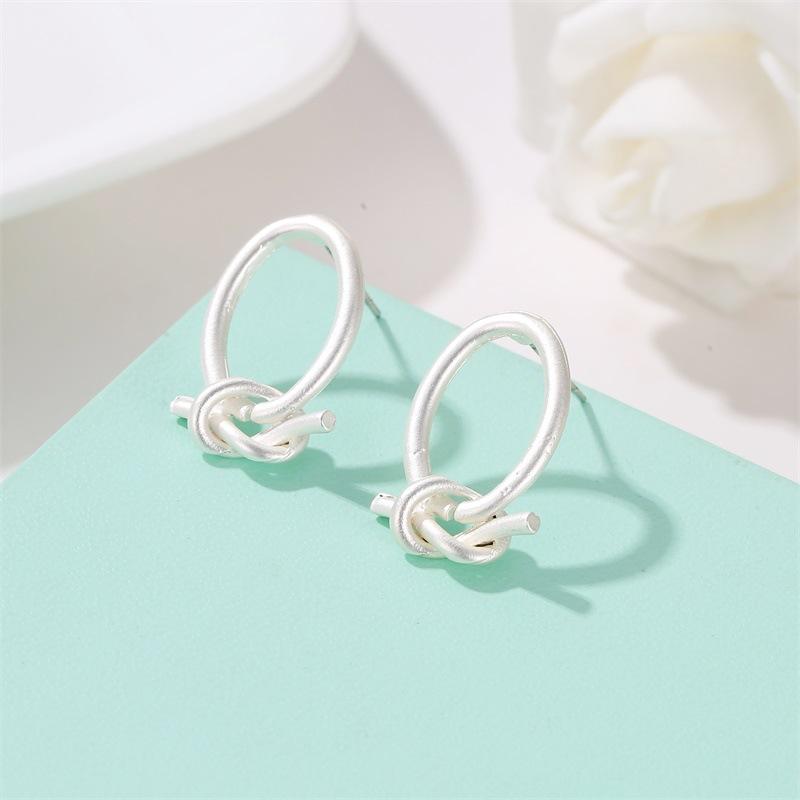 Earrings personality simple temperament knotted earrings fashion indifferent ins earrings earrings