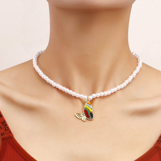 Jewelry Color Butterfly Natural Imitation Pearl Clavicle Chain Women's Exquisite Fashion High-end Design Necklace