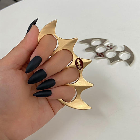 Gothic exaggerated bat boxing claw ring fashion creative niche design knuckle boxing hand grabber