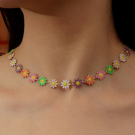 Creative Jewelry Small Daisy Clavicle Chain Necklace Ladies Simple Temperament Painted Drip Glaze Flower Necklace