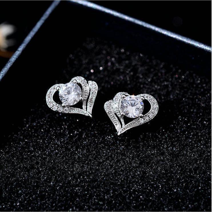 Fashion women's S925 silver needle heart-shaped stud earrings gold and silver simple temperament love earrings jewelry