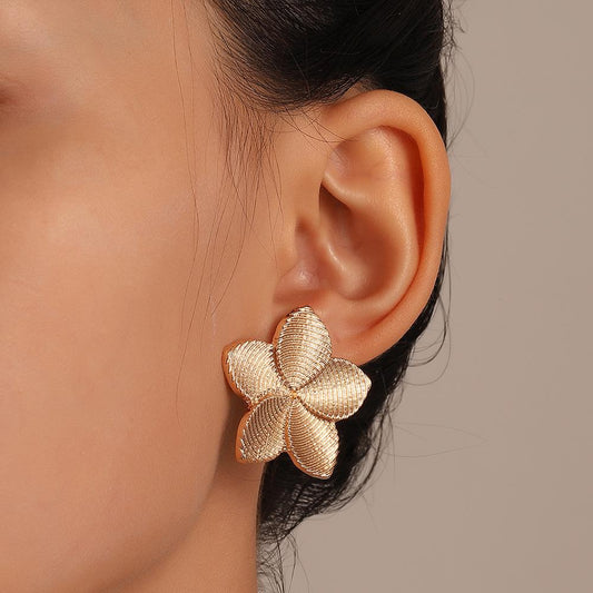 Ins simple flower earrings female Bohemian ethnic five-petal earrings creative temperament earrings