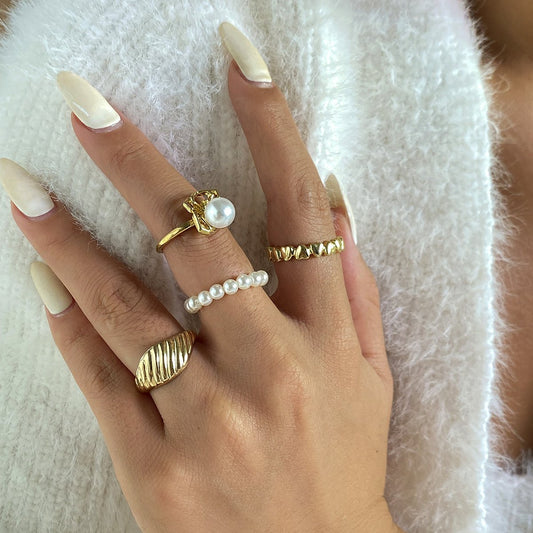 Jewelry temperament cold pearl ring female personality metal spider ring heart-shaped jewelry