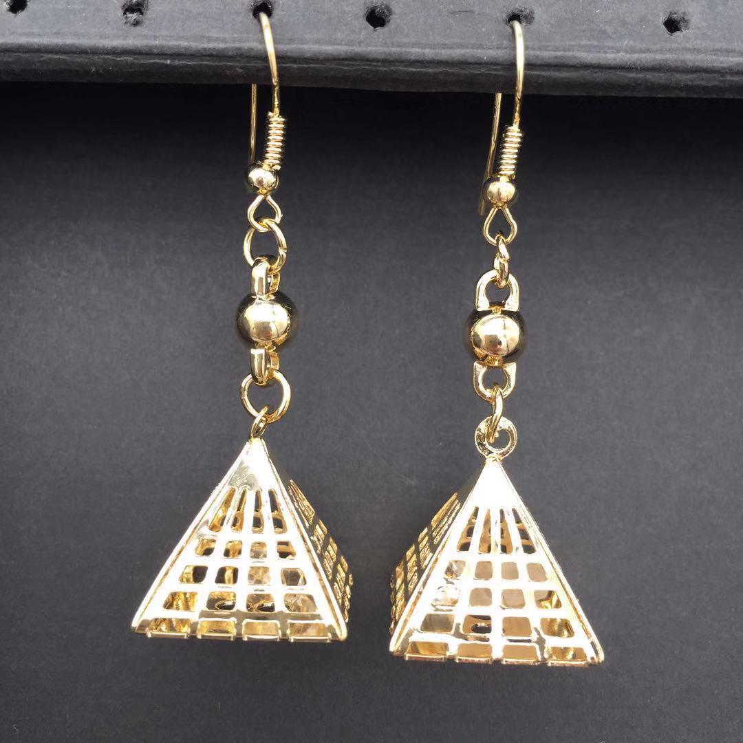 Pyramid Imitation Zircon Earrings Earrings OL Versatile Ladies Earrings Fashion Jewelry