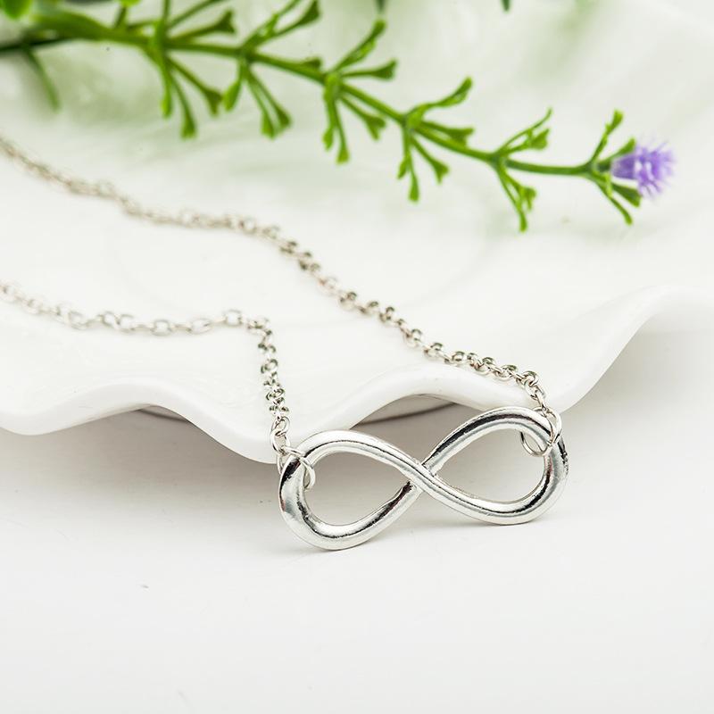 Popular jewelry figure 8 pendant short collarbone chain necklace market