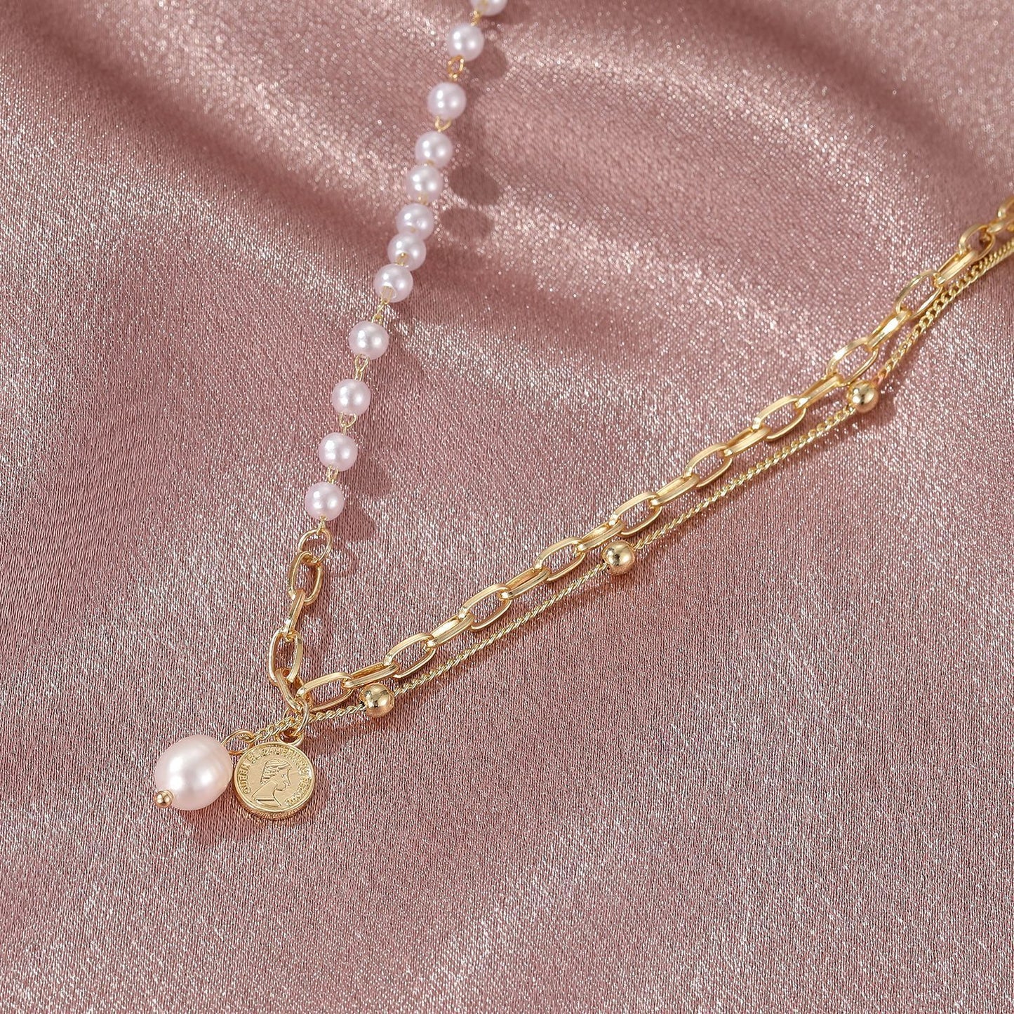 Retro Chain Pearl Pendant Necklace Fashion Temperament Trend Double Stacked Portrait Stitching Necklace