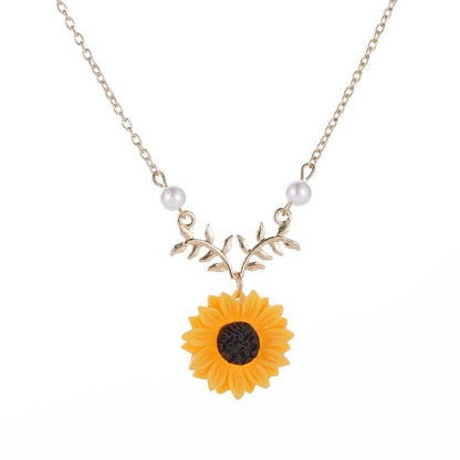 Creative Jewelry Necklace Pearl Sunflower Necklace Femininity Fashion Sunflower Pendant