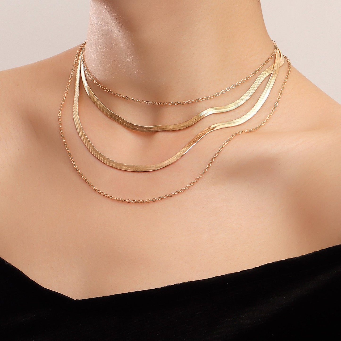Jewelry trendy multi-layer flat snake collarbone chain necklace female ins niche design sense choker