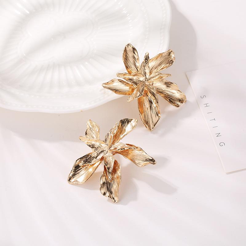 Simple Metal Flower Stud Earrings Fashion Five Petal Flower Stud Earrings Personality Creative Small Jewelry