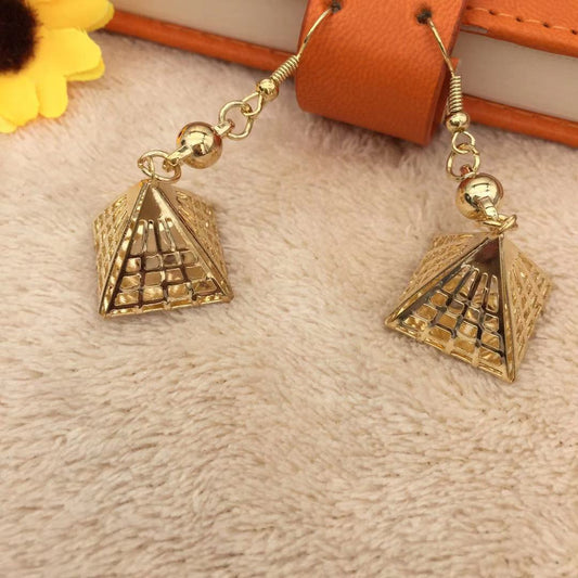 Pyramid Imitation Zircon Earrings Earrings OL Versatile Ladies Earrings Fashion Jewelry