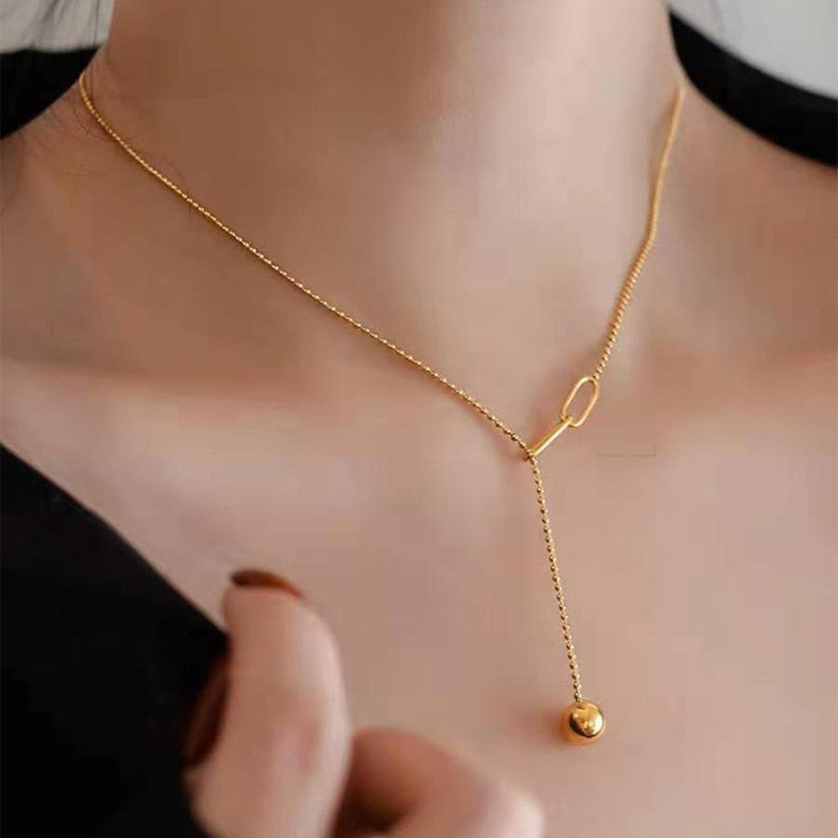 Frosty ins design tassel necklace stitching and pulling small gold ball titanium steel gold-plated clavicle chain