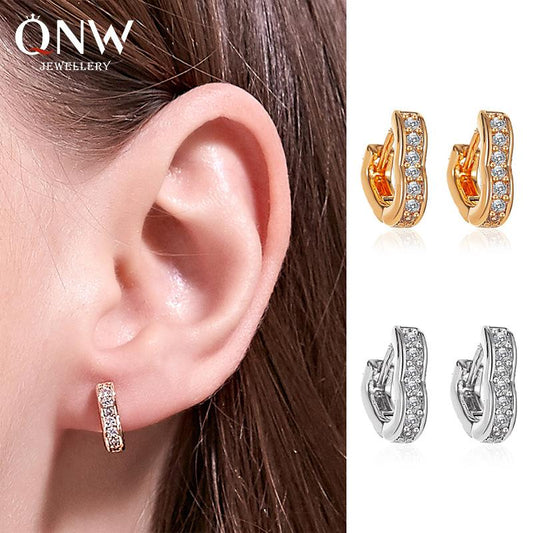 Simple hollow heart-shaped earrings temperament ladies sparkling diamonds zircon heart earrings trendy versatile commuting earrings