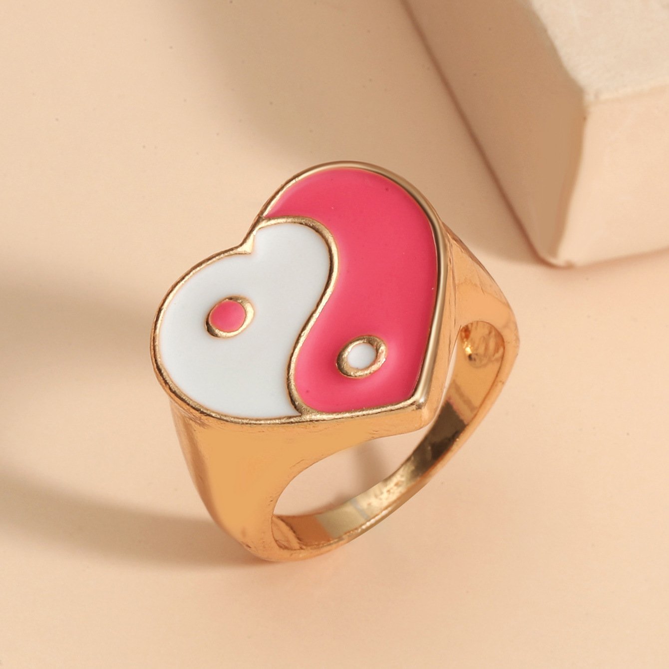 Ins same paragraph gossip love ring retro dripping oil yin and yang Tai Chi ring Internet celebrity personality index finger ring