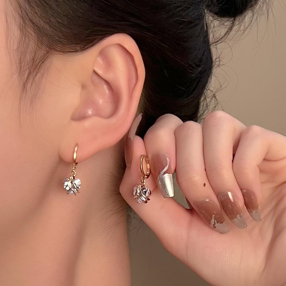 Ins Barbie Zircon Heart Earrings Fashion Light Luxury Personality Winding Peach Heart Earrings Earrings Girlfriend Gift