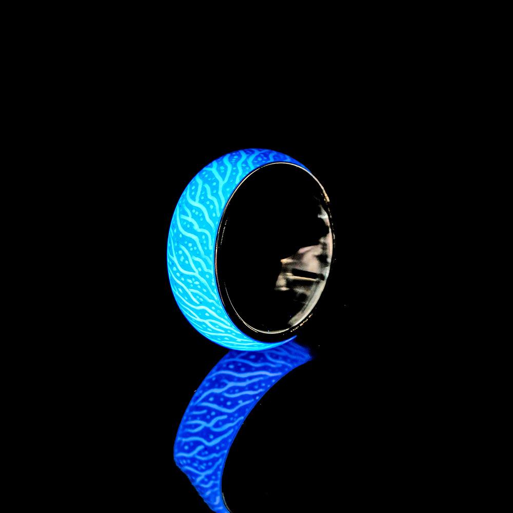 Fashion simple original design personality stainless steel resin luminous forest crack creative ring