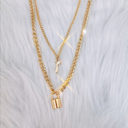 Personality Simple Retro Key Lock Pendant Necklace Punk Jewelry Multilayer Hip Hop Necklace Female
