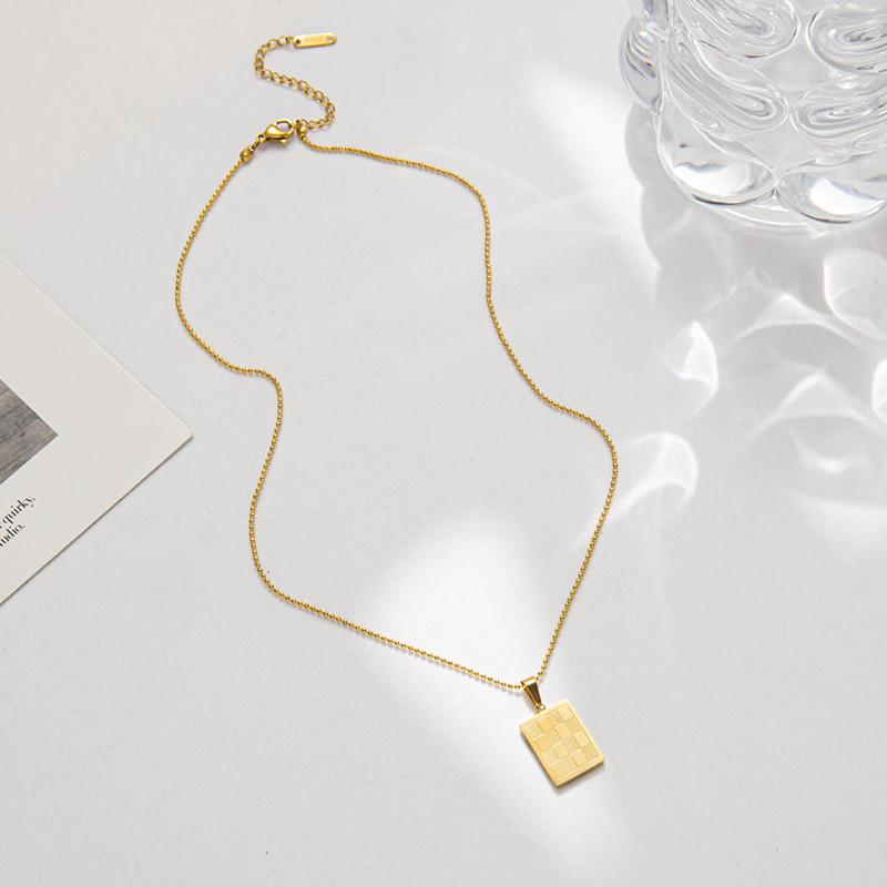 Retro square checkerboard pendant necklace stainless steel gold-plated clavicle chain simple personality ins