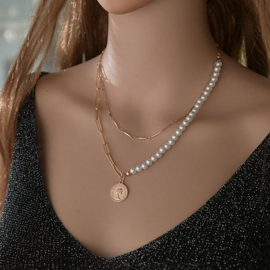 Fashion Alloy Queen Head Pendant Necklace Multilayer Imitation Pearl Necklace Accessories