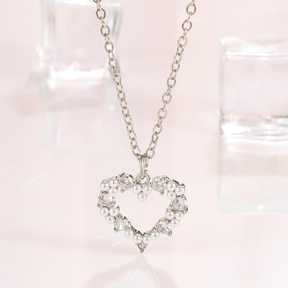 Ins Hollow Love Pearl Necklace Women's Fashion Light Luxury Niche Design Diamond Heart Pendant Clavicle Chain