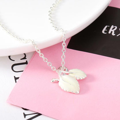 Creative Leaf Luminous Necklace Luminous Pendant Fashion Leaf Clavicle Chain Jewelry