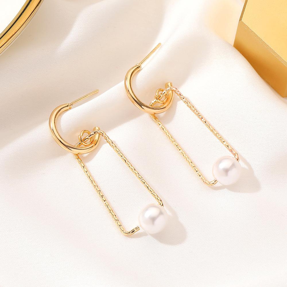 Fashion celebrity pearl geometric earrings niche light luxury hollowed out rectangular earrings retro art earrings