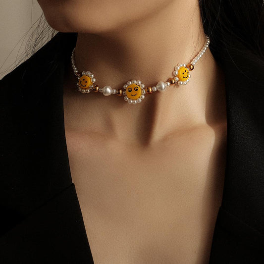 Hand-woven Baroque Pearl Smiley Clavicle Chain Cute Personality Mosaic Flower Smile Necklace Jewelry