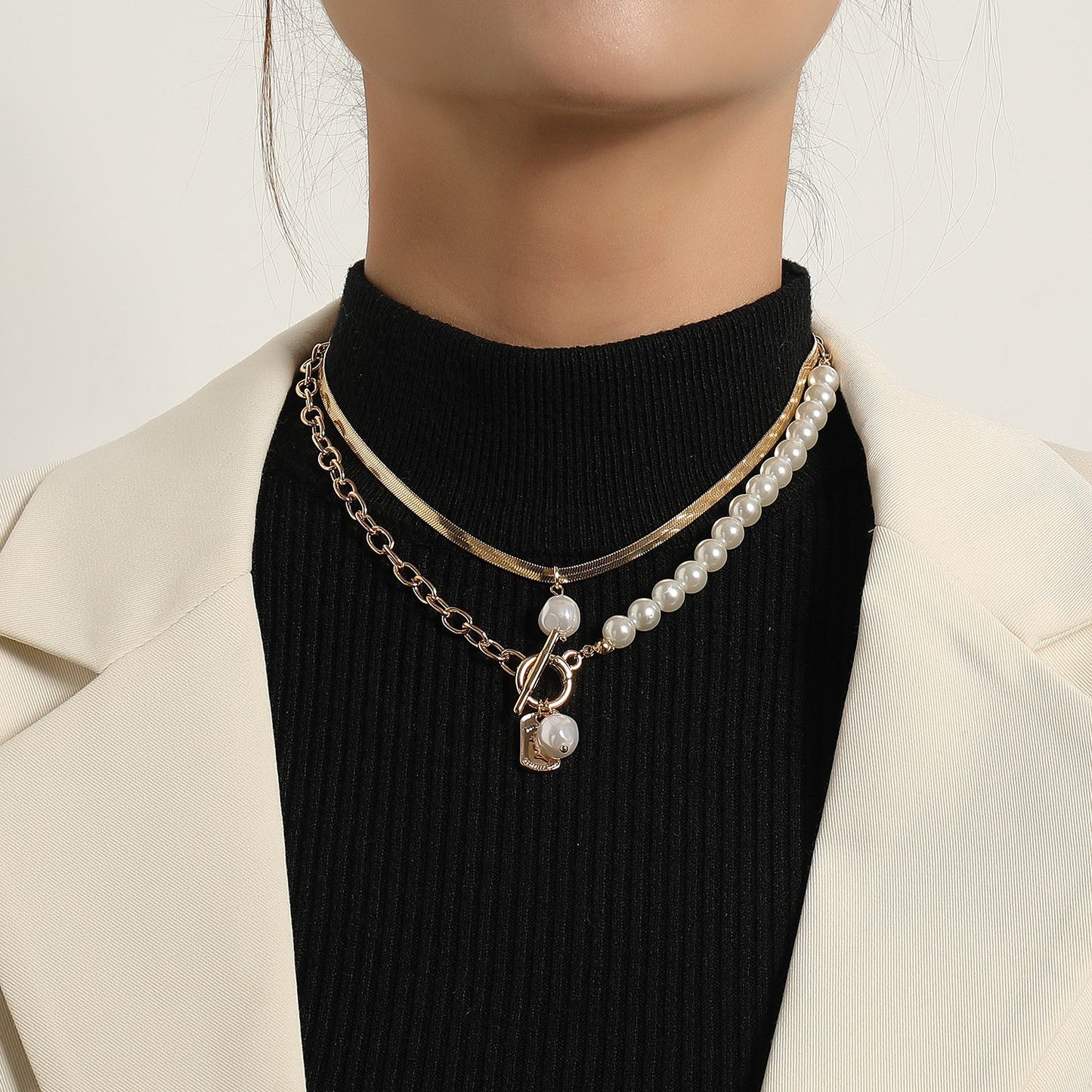 Jewelry OT Buckle Crown Queen Pearl Pendant Necklace Women's Explosive Style Snake Bone Square Brand Necklace