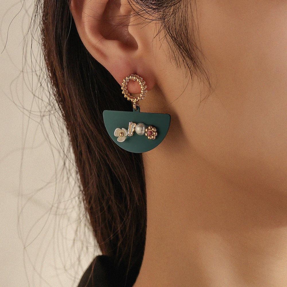 New Year's Green Fan-shaped Pearl Shell Earrings High Cool Temperament Personality Earrings Simple and Versatile