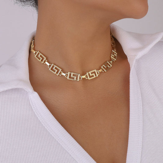 N1242 punk hip-hop necklace creative maze S-shaped geometric necklace personality exaggerated metal pendant