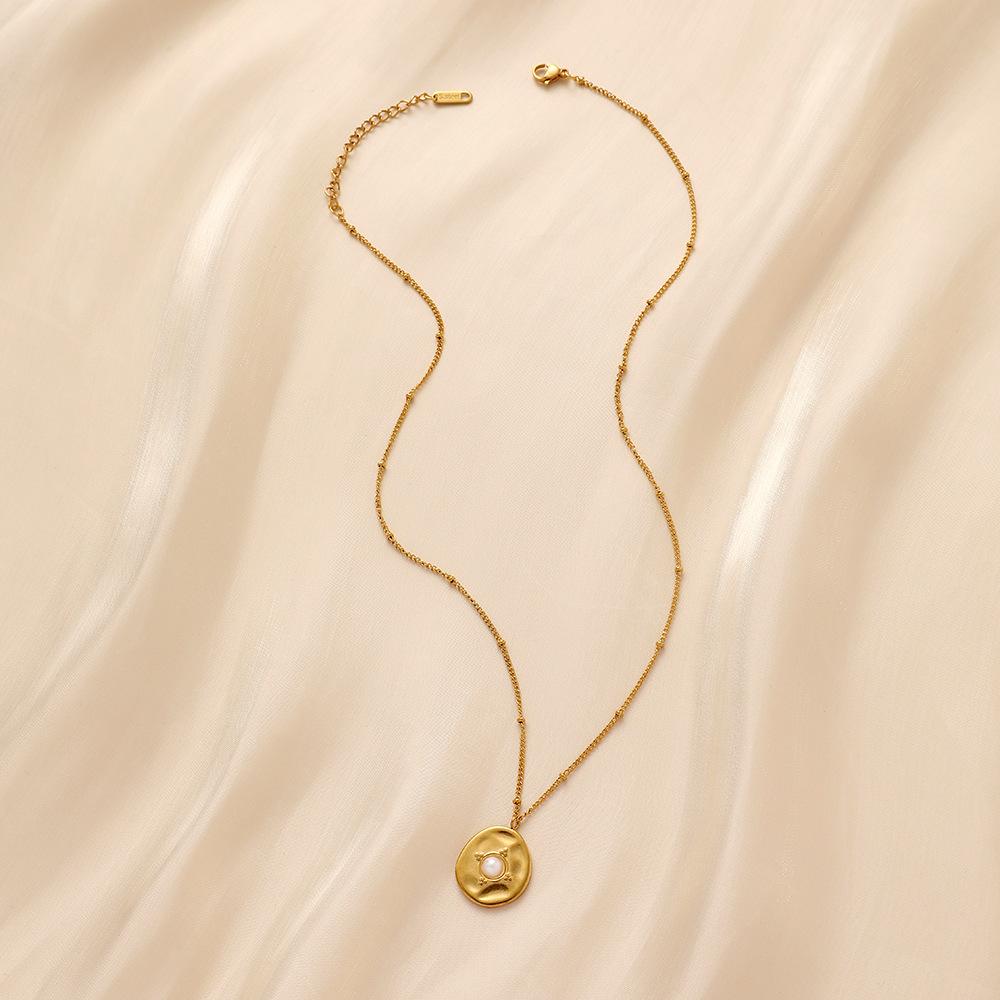 Fashion Simple Personality Advanced Sense Light Luxury Minority Stainless Steel Gold Retro Coin Pearl Short Necklace Female