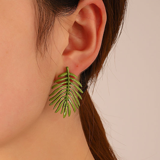 Ins hollow leaf earrings female fashion Mori super fairy creative leaf earrings personality temperament earrings