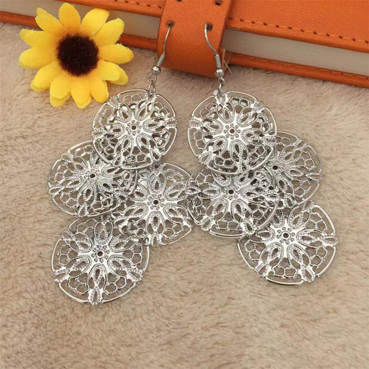 Palace Retro Hollow Flower Earrings Ladies Fashion Earrings Christmas Ball Supplies