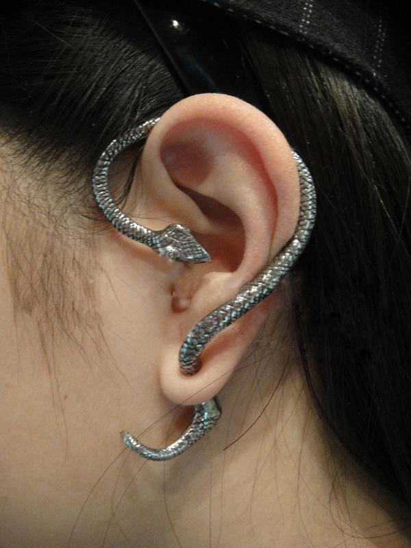 Retro exaggerated snake-shaped winding ear clip non-mainstream unilateral fashion ear hanging jewelry stall