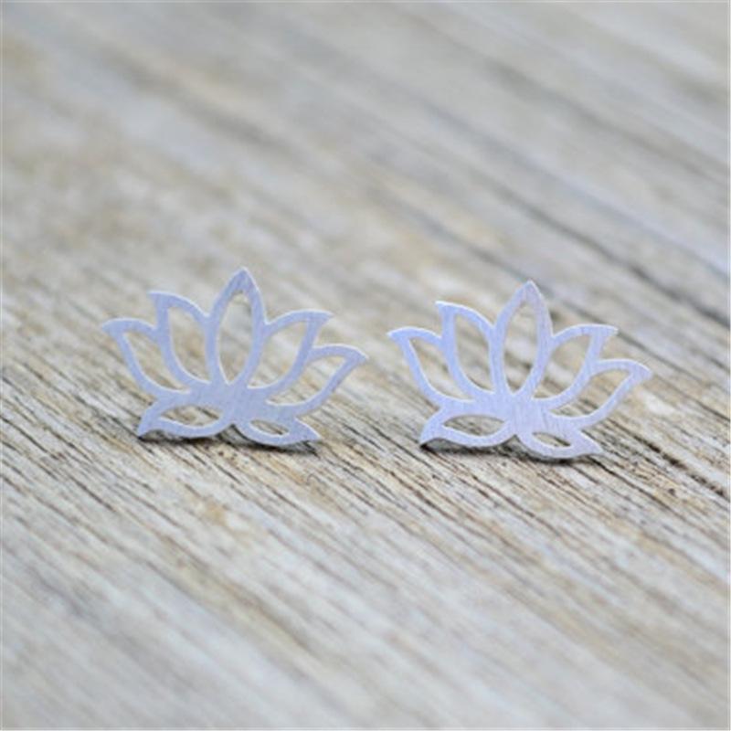 Jewelry Simple Fashion Hollow Lotus Flower Stud Earrings Ladies Cute Earrings