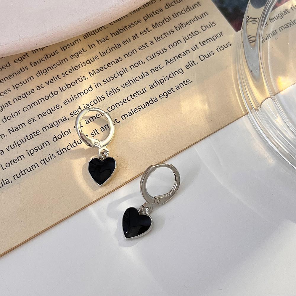 Retro Drip Oil Heart Earrings Female Fashion Simple Sweet Color Peach Heart Earrings Earrings Versatile Earrings