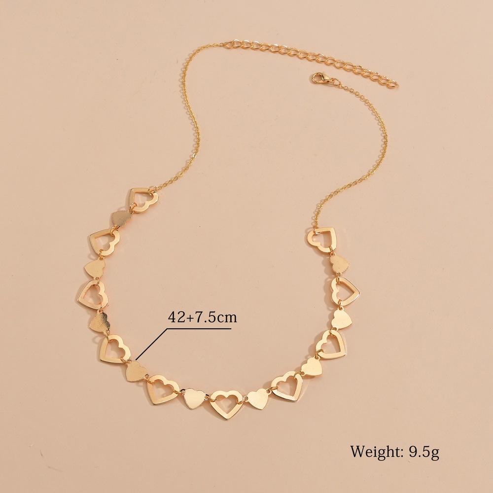 Simple Hollow Heart Necklace Clavicle Chain Temperament Peach Heart Necklace Accessories