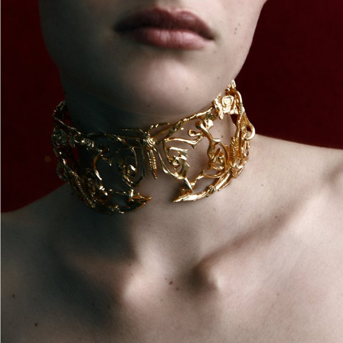 N188ZA Exaggerated Hollow Flower Carving Personality Necklace Tribal Heavy Industry Geometric Retro Elegant Necklace