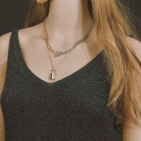 Multilayer Necklace Female Retro Simple Alloy Pendant Necklace OT Buckle Double Sweater Chain