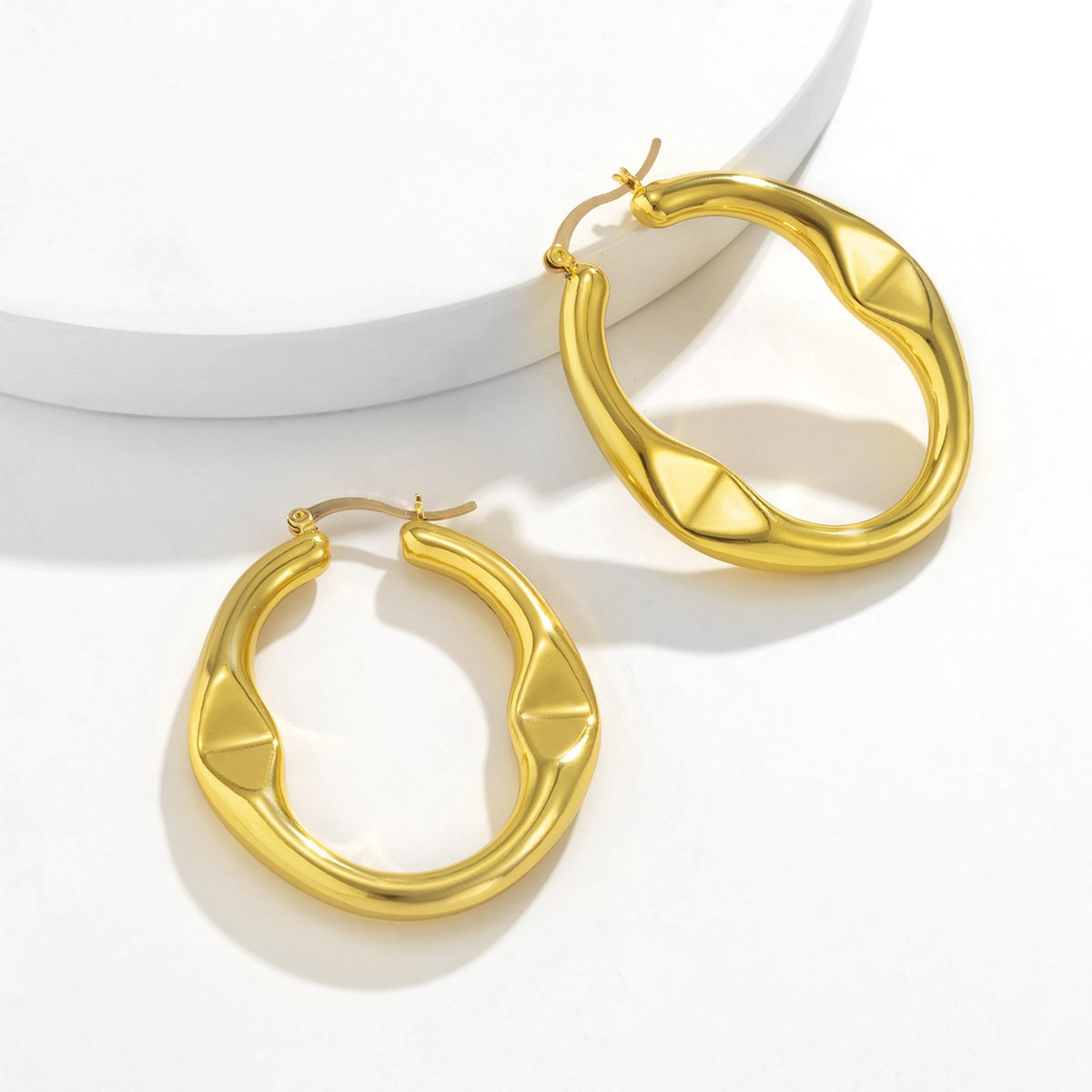 Jewelry Fashion Street Shot Metal Texture U-Shaped Earrings Female Simple Versatile Geometric Hollow Earrings