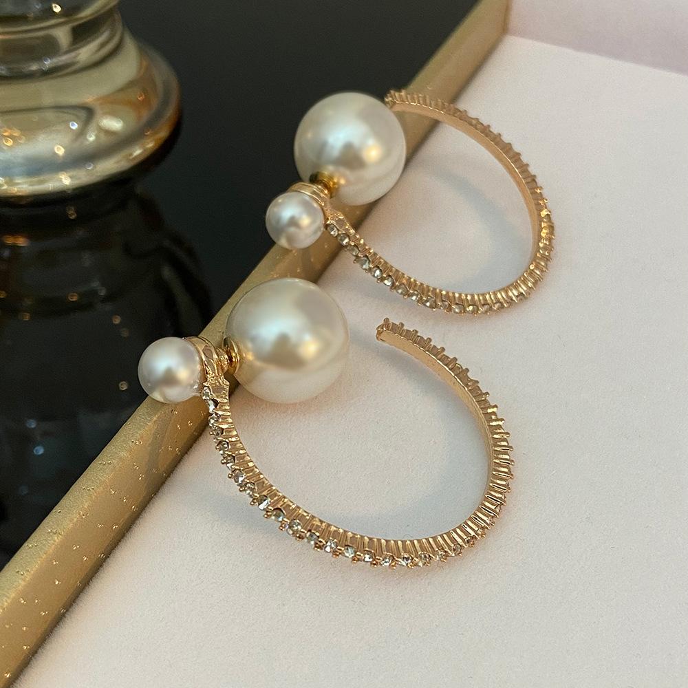 Exaggerated diamond-encrusted pearl earrings women's fashion light luxury niche design geometric big earrings net red earrings trend